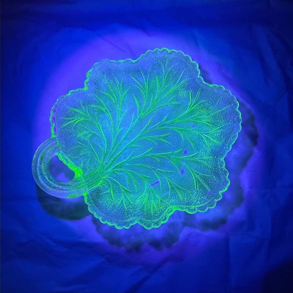 1920s Depression Glass Green Leaf Serving Plate Uranium Vaseline Glass